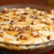 snickers+cheesecake+pie+whole+thing[1]
