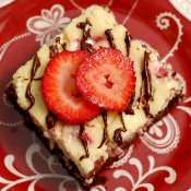 strawberry+cheesecake+brownies+above[1]