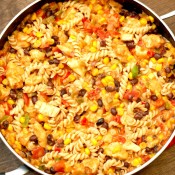 cheesy+salsa+and+chicken+pasta+skillet+in+skillet[1]