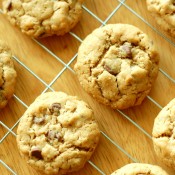pb+choc+chip+oatmeal+cookies+on+rack[1]