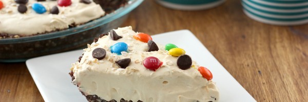 Monster Cookie Cream Pie l www.a-kitchen-addiction.com