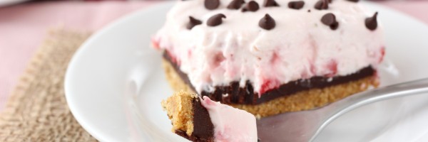 Strawberry Chocolate Ganache Cheesecake Bars Recipe l www.a-kitchen-addiction.com