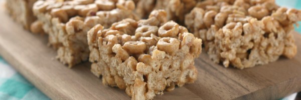 Peanut Butter Honey Cereal Bars Recipe l www.a-kitchen-addiction.com