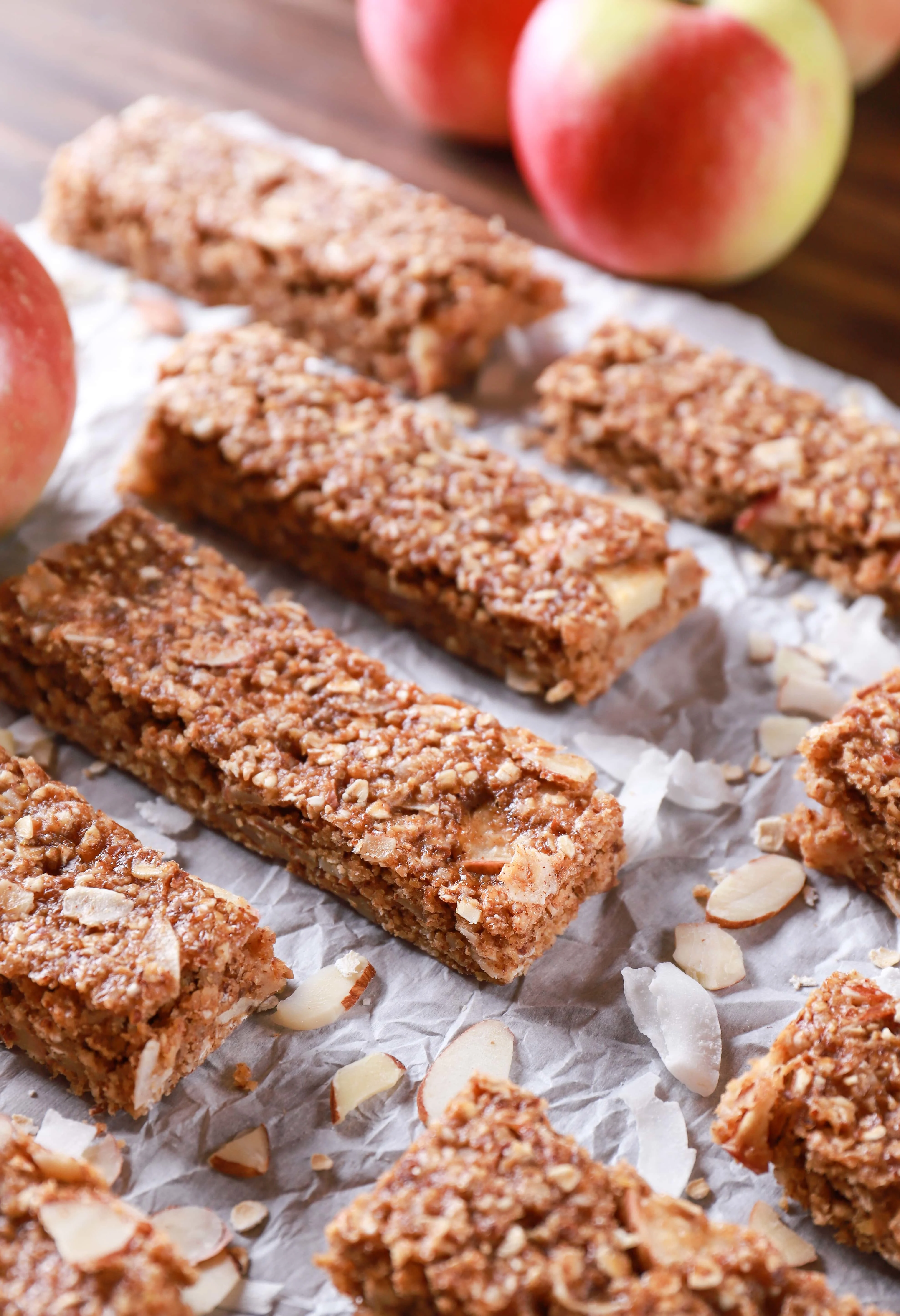 Soft Baked Apple Almond Granola Bars with apples, coconut, sliced almonds, and oats. Recipe from A Kitchen Addiction