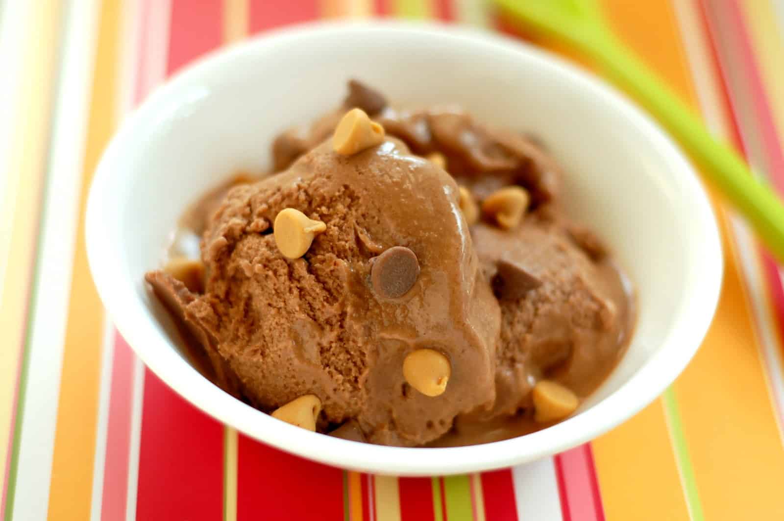 Peanut Butter and Chocolate Frozen Yogurt - A Kitchen Addiction