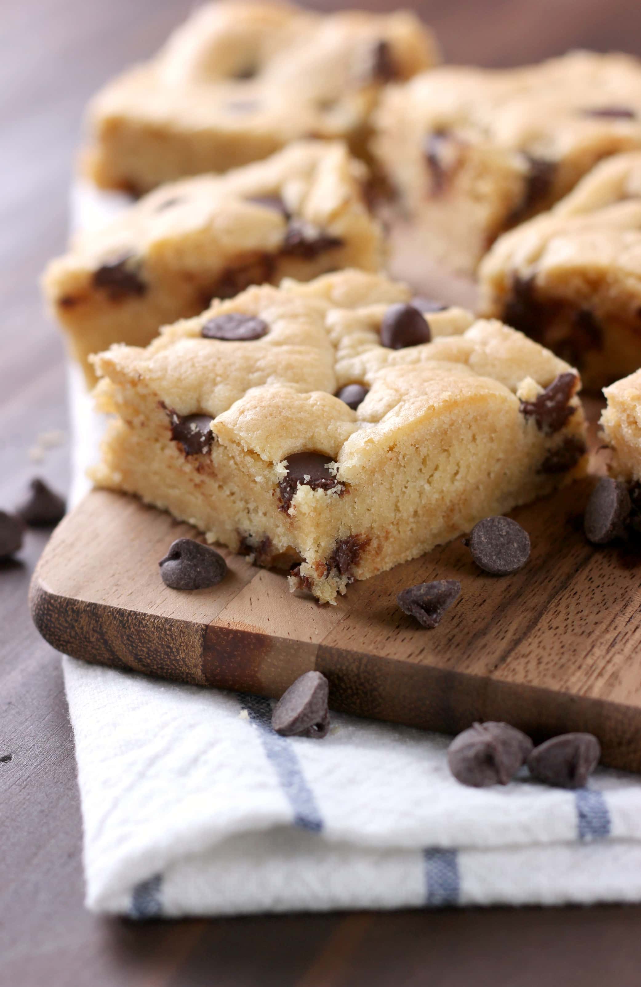 Easy Chocolate Chip Bars Recipe from A Kitchen Addiction