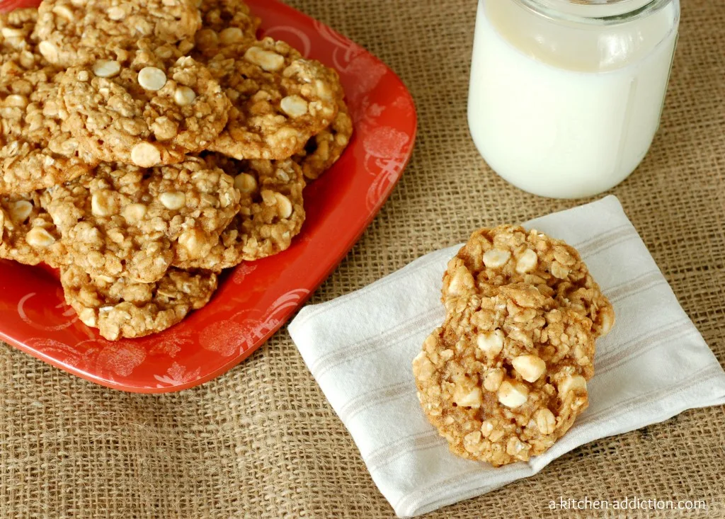 Spiced White Chocolate Oatmeal Cookies #recipe