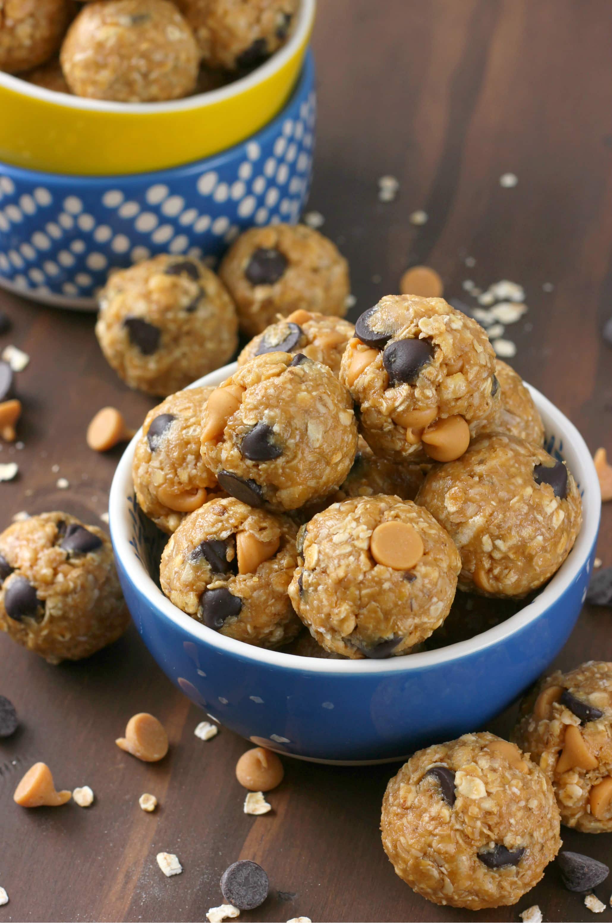 Peanut Butter Dark Chocolate Chip No Bake Granola Bites Recipe from A Kitchen Addiction