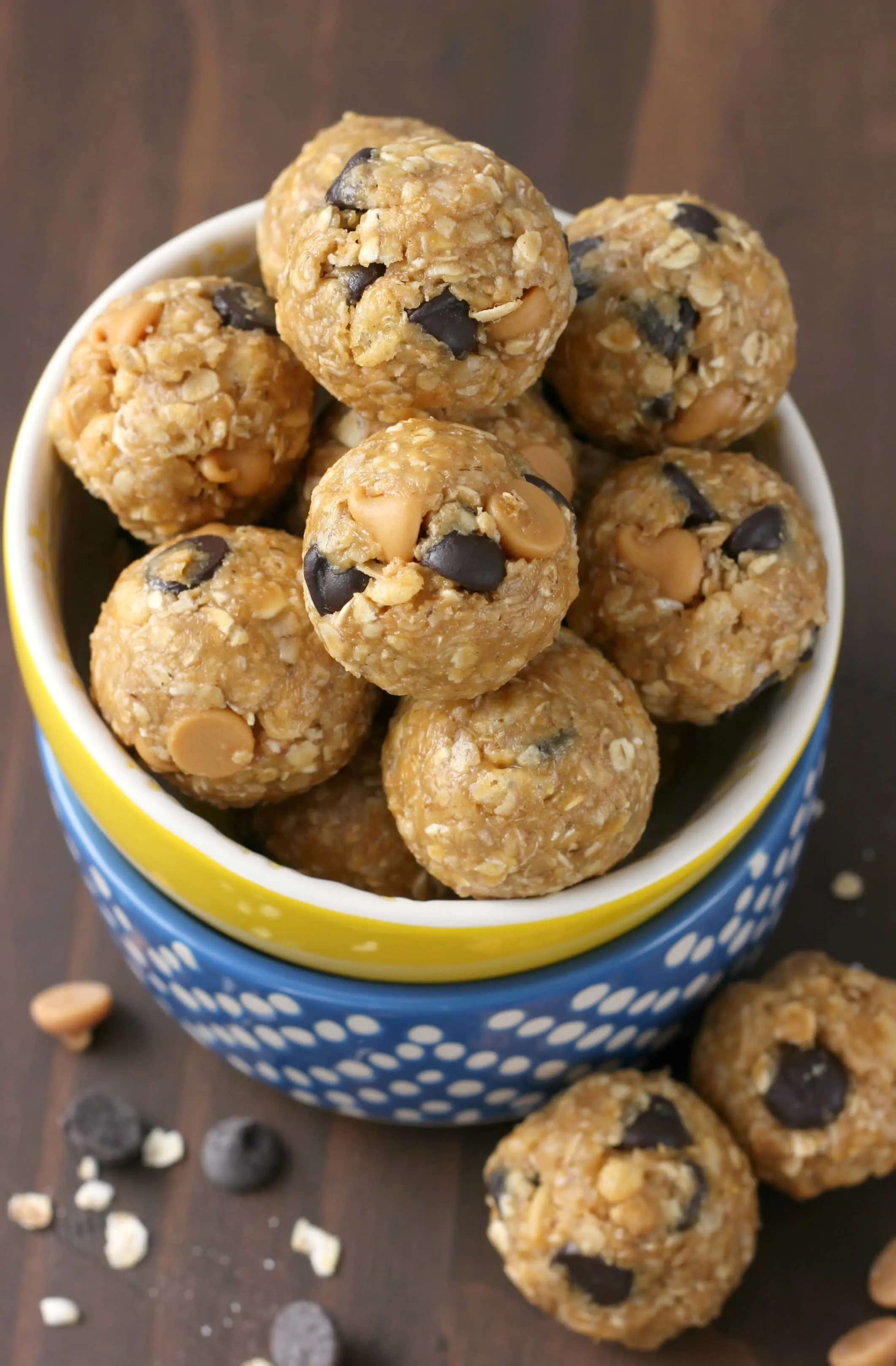 Peanut Butter Dark Chocolate Chip Granola Bites Recipe from A Kitchen Addiction