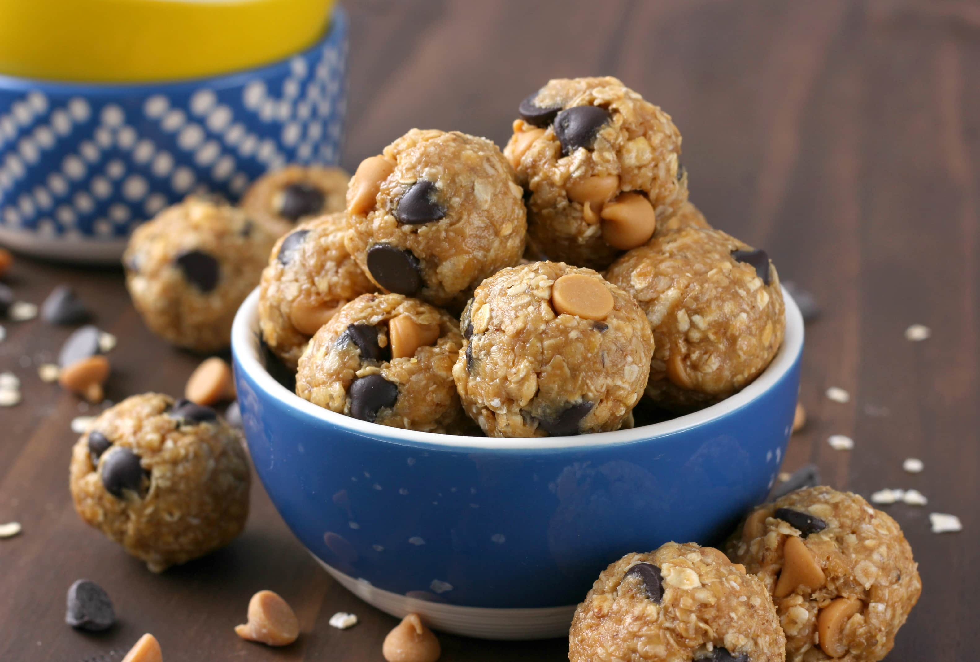 Peanut Butter Dark Chocolate Chip No Bake Granola Bites from A kitchen Addiction