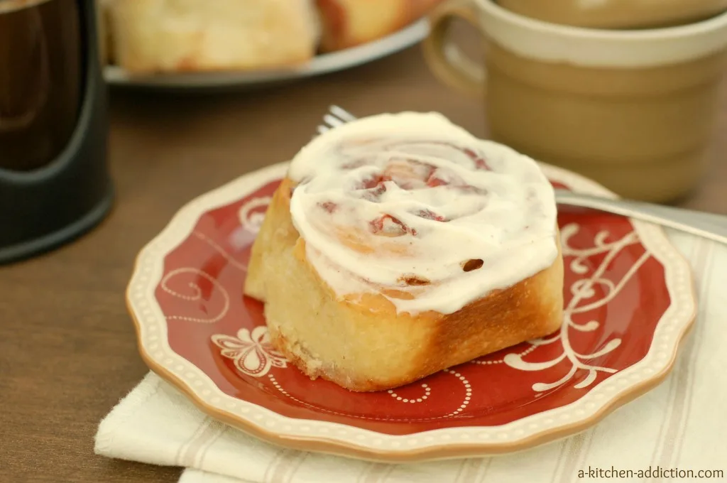 Fresh Strawberry Cinnamon Rolls Recipe