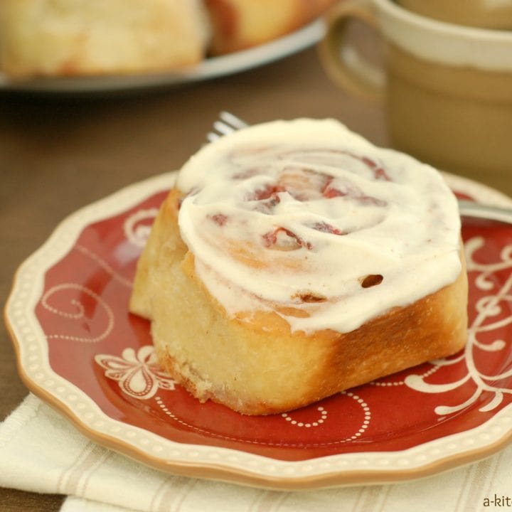 Fresh Strawberry Cinnamon Rolls Recipe