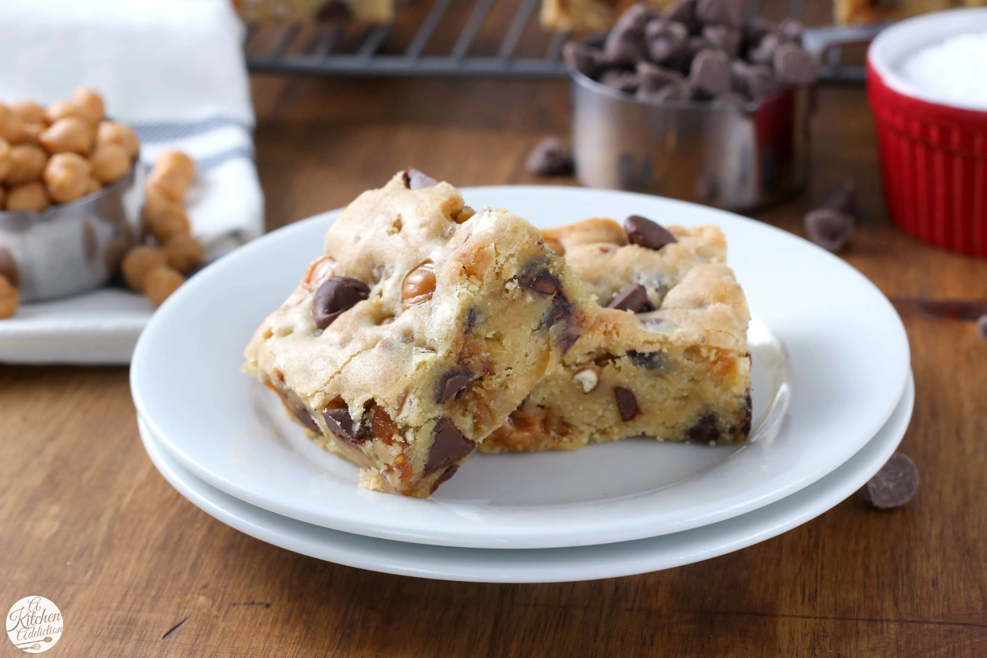 Salted Chocolate Caramel Pretzel Blondies Recipe from A Kitchen Addiction