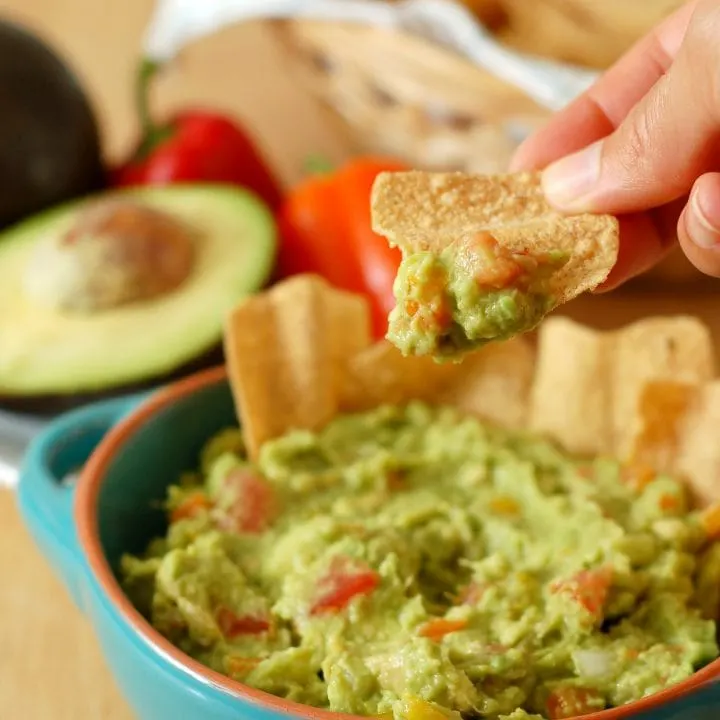 Easy Garden Guacamole Recipe l www.a-kitchen-addiction.com