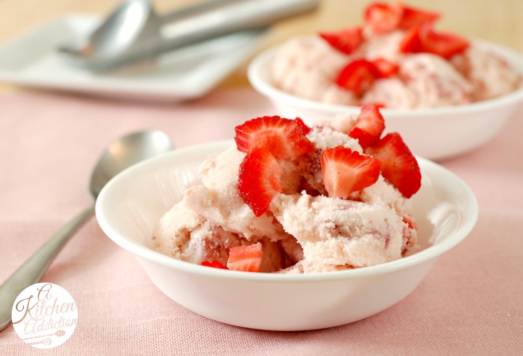 Honey Ginger Strawberry Ice Cream Recipe l www.a-kitchen-addiction.com