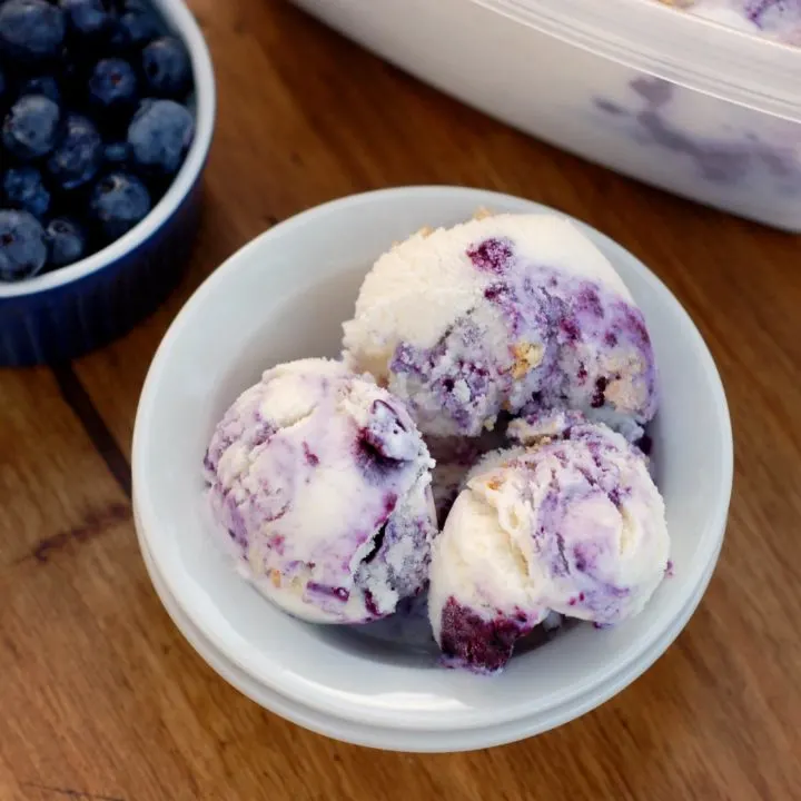 Blueberry Swirled Cheesecake Ice Cream Recipe l www.a-kitchen-addiction.com