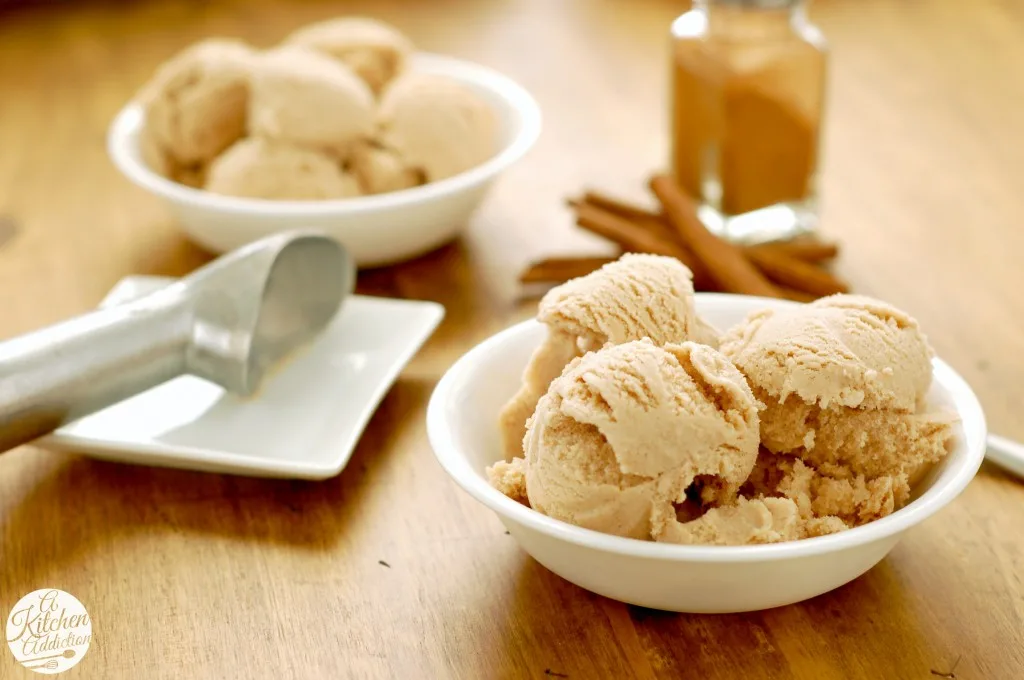 Cinnamon Maple Ice Cream Recipe l www.a-kitchen-addiction.com
