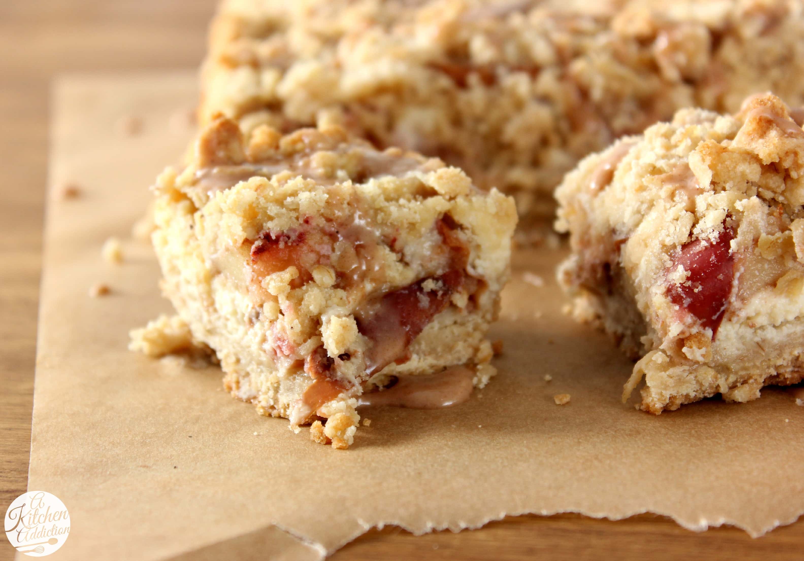 Apple-Maple Cheesecake Crumble Bars Recipe l www.a-kitchen-addiction.com
