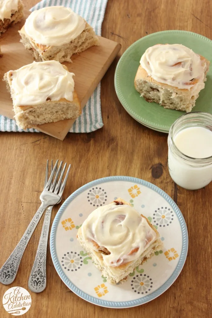 Banana Bread Cinnamon Rolls with Caramel Cream Cheese Frosting l www.a-kitchen-addiction.com