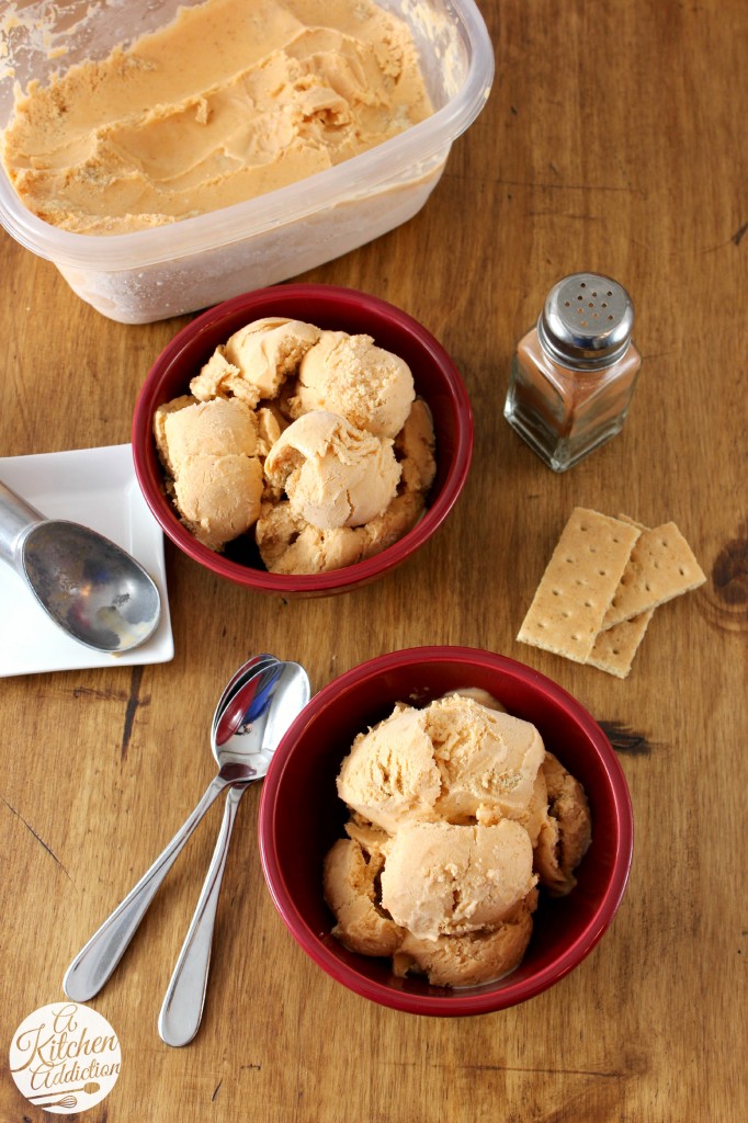 Pumpkin Pie Cheesecake Ice Cream Recipe l www.a-kitchen-addiction.com