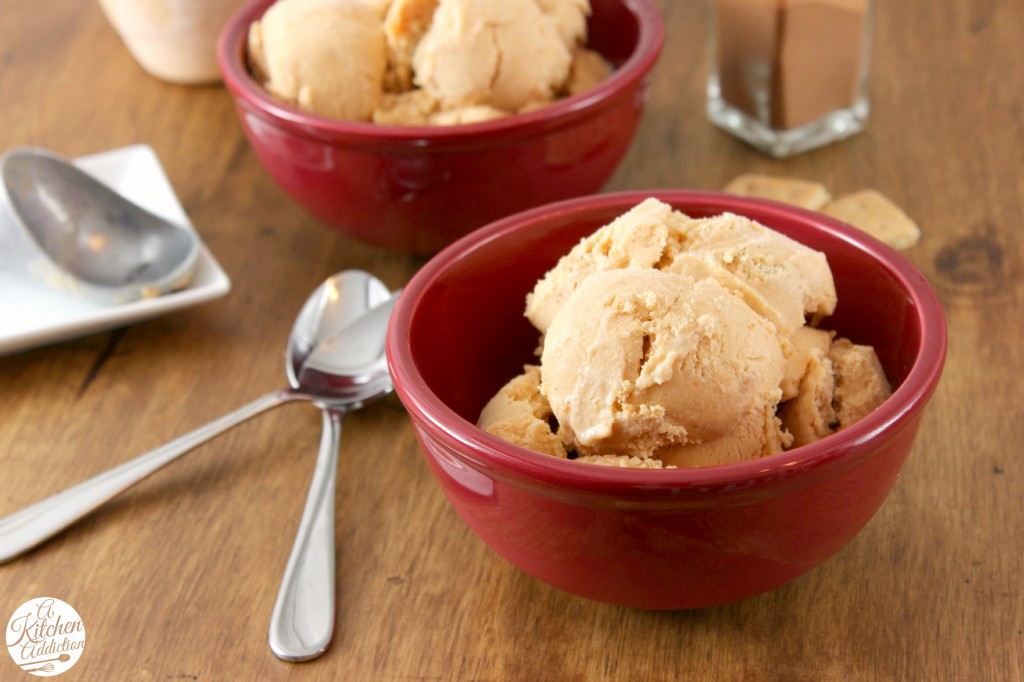 Pumpkin Pie Cheesecake Ice Cream Recipe l www.a-kitchen-addiction.com