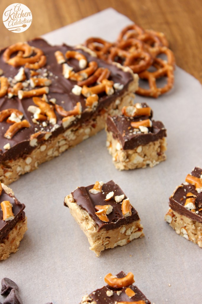 Peanut Butter Chocolate Pretzel Bars Recipe l www.a-kitchen-addiction.com