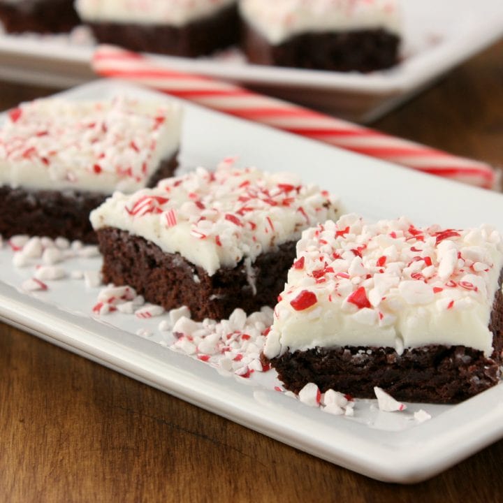 Peppermint Bark Brownies Recipe l www.a-kitchen-addiction.com