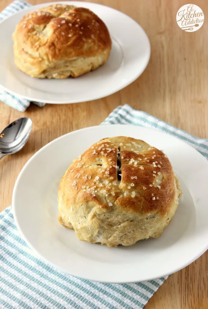 Pretzel Bread Bowls Recipe l www.a-kitchen-addiction.com