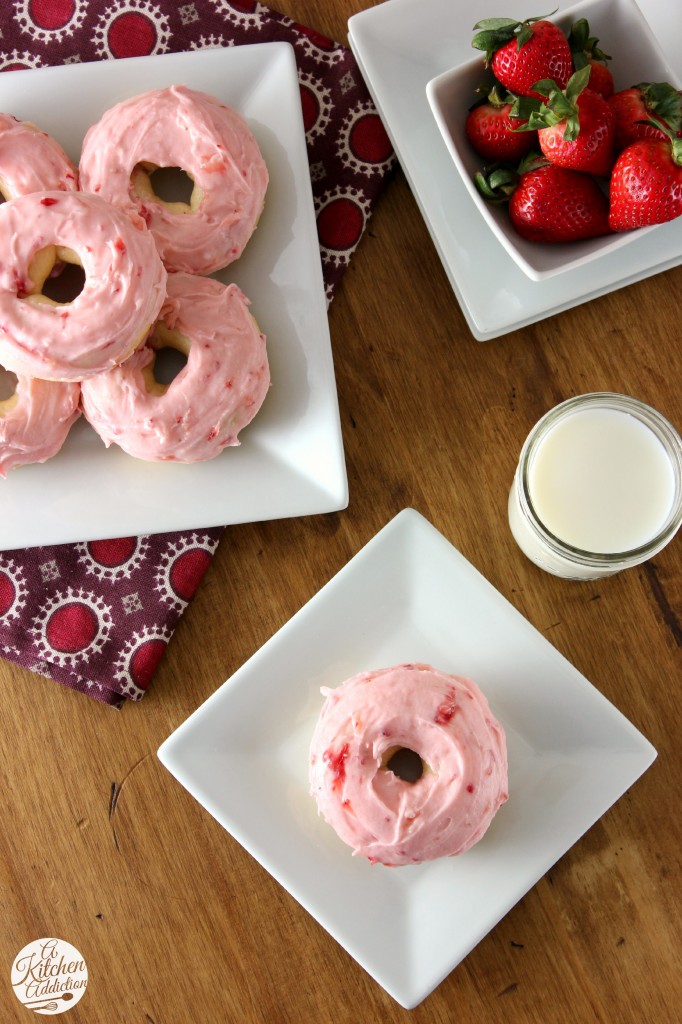 Fresh Strawberry Frosted Baked Strawberry Donuts Recipe l www.a-kitchen-addiction.com