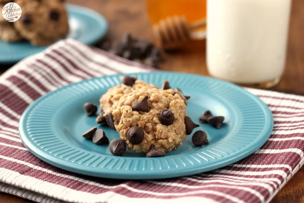 Chewy Whole Wheat Chocolate Chip Cookies Recipe l www.a-kitchen-addiction.com