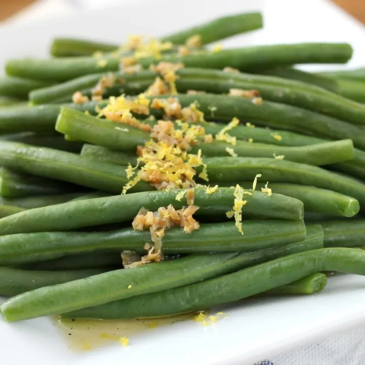 Easy Lemon Garlic Green Beans Recipe l www.a-kitchen-addiction.com