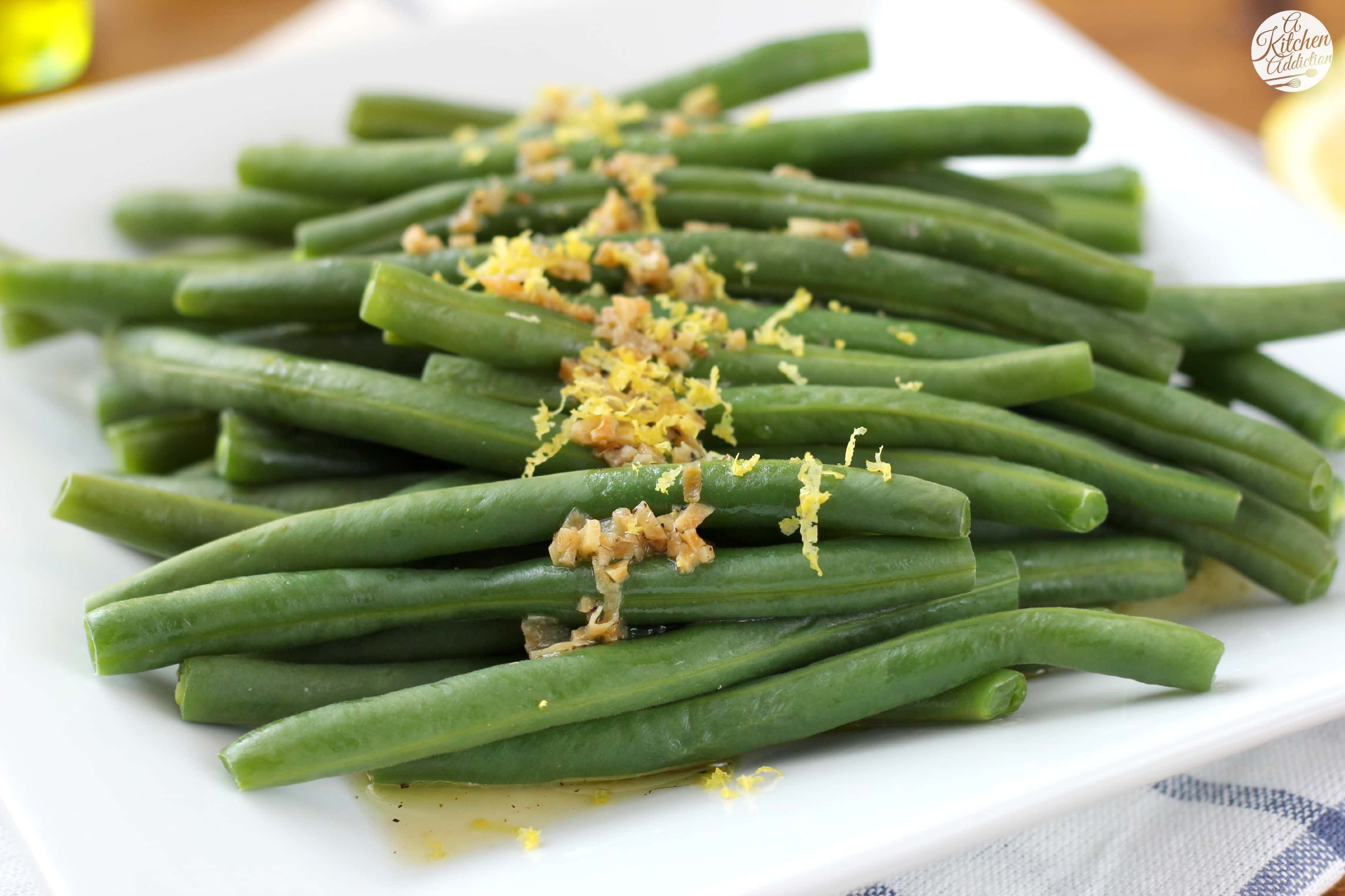 Easy Lemon Garlic Green Beans Recipe l www.a-kitchen-addiction.com