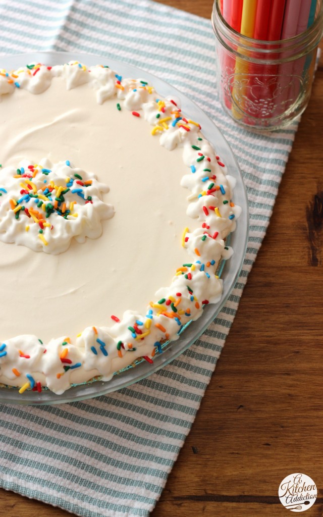 Root Beer Float Pie Recipe l www.a-kitchen-addiction.com