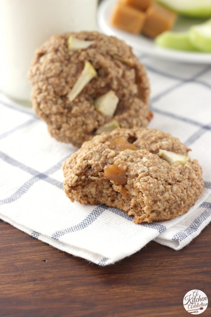 Caramel Apple Oatmeal Cookies Recipe l www.a-kitchen-addiction.com