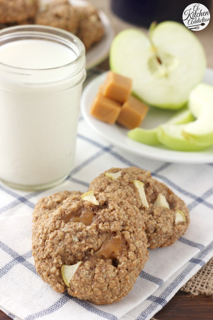 Caramel Apple Oatmeal Cookies Recipe l www.a-kitchen-addiction.com