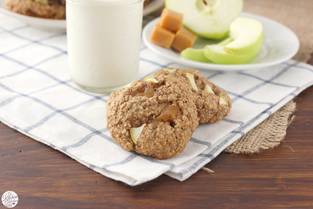 Caramel Apple Oatmeal Cookies Recipe l www.a-kitchen-addiction.com