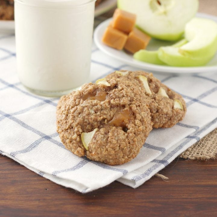 Caramel Apple Oatmeal Cookies Recipe l www.a-kitchen-addiction.com