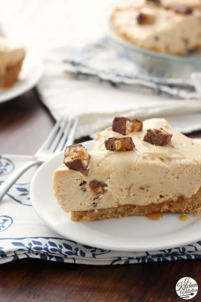 No Bake Peanut Butter Snickers Cheesecake Pie Recipe l www.a-kitchen-addiction.com