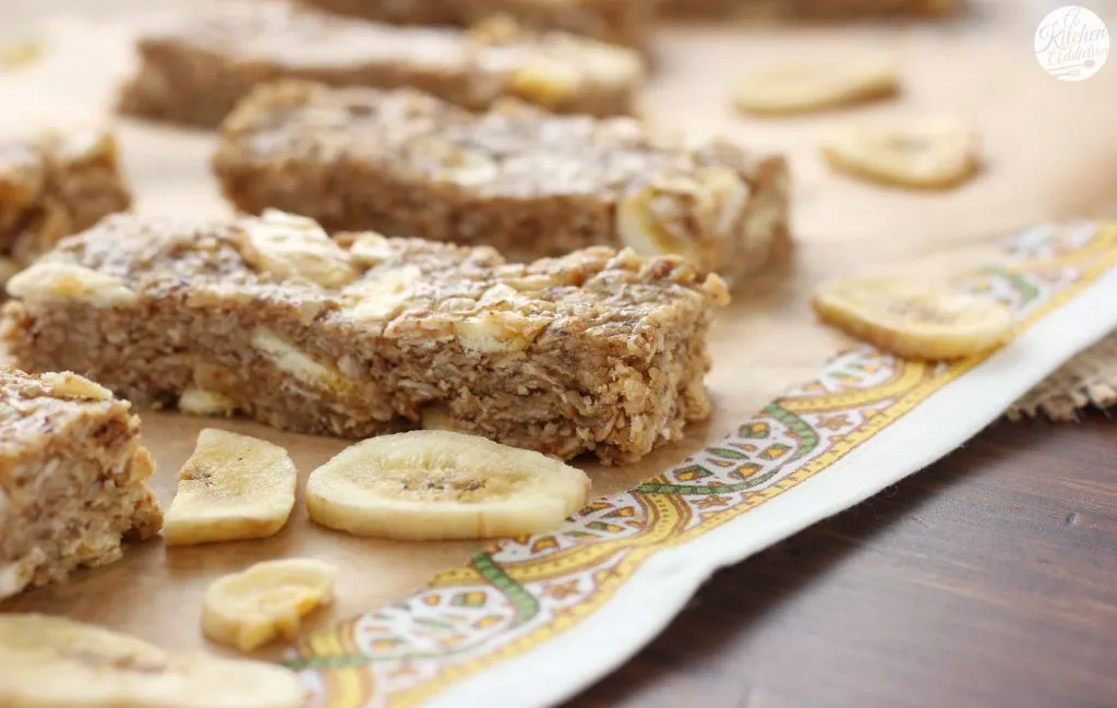 Peanut Butter Banana Chip Granola Bars (No Bake) l www.a-kitchen-addiction.com