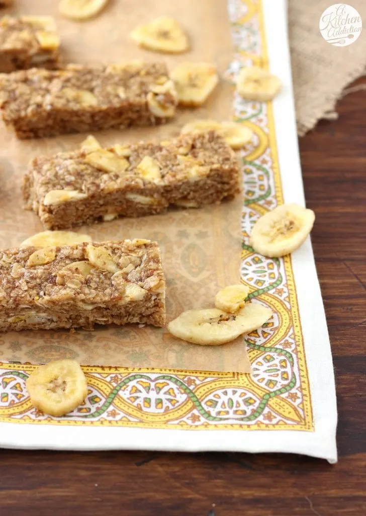 Peanut Butter Banana Chip Granola Bars (No Bake) l www.a-kitchen-addiction.com