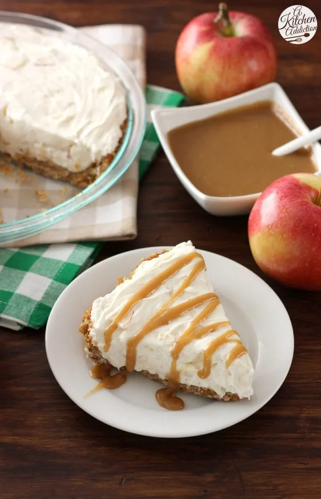 Caramel Apple Oatmeal Cookie Cheesecake Pie Recipe l www.a-kitchen-addiction.com
