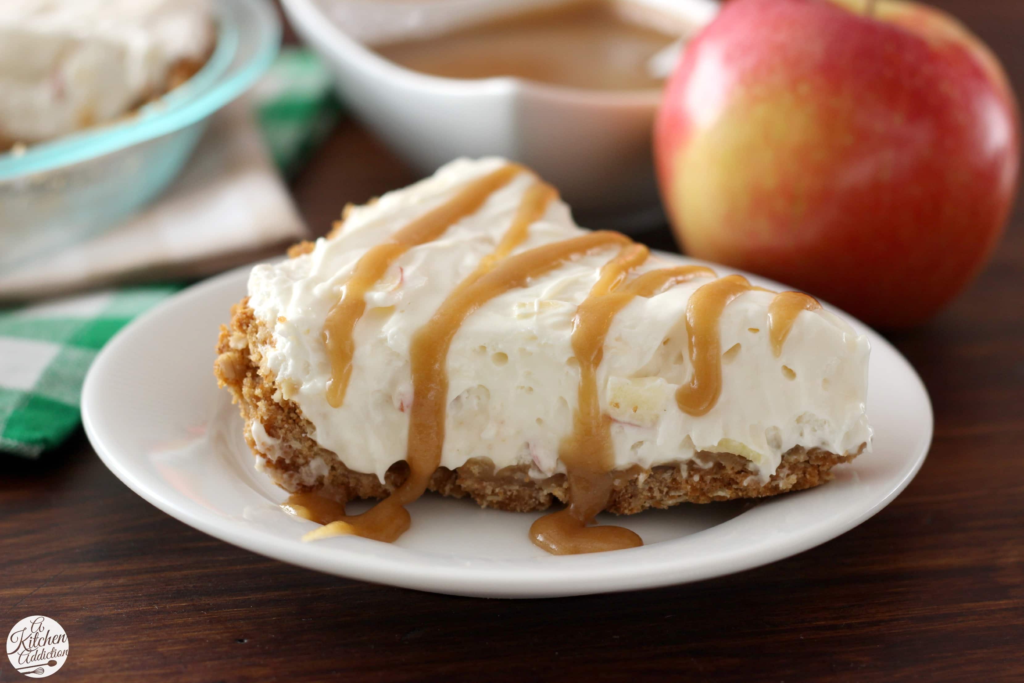 Caramel Apple Oatmeal Cookie Cheesecake Pie Recipe l www.a-kitchen-addiction.com