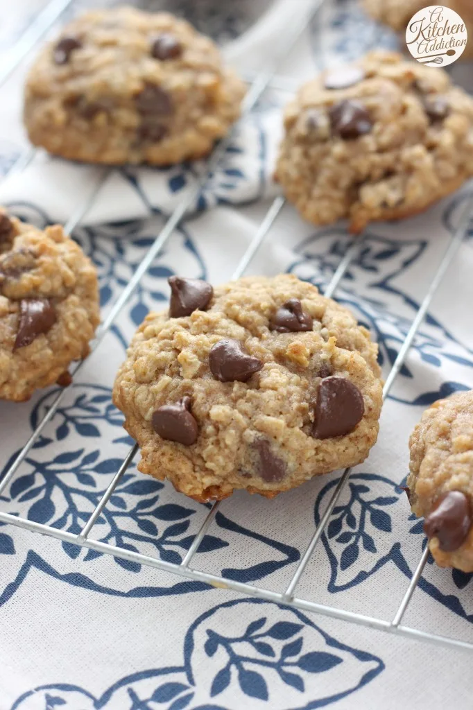 Caramel Dark Chocolate Chip Oat Cookies Recipe l www.a-kitchen-addiction.com