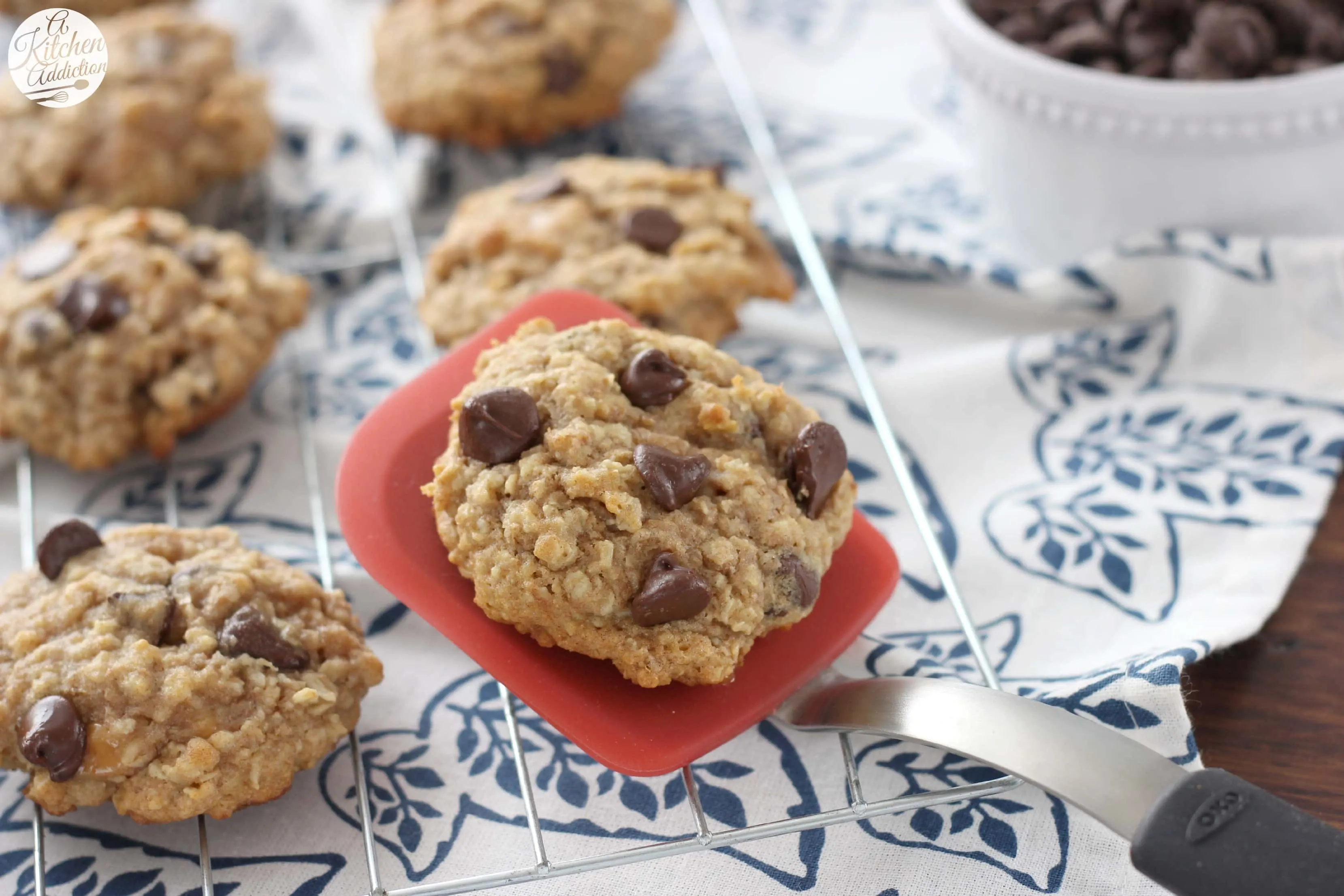 Caramel Dark Chocolate Chip Oatmeal Cookies Recipe l www.a-kitchen-addiction.com