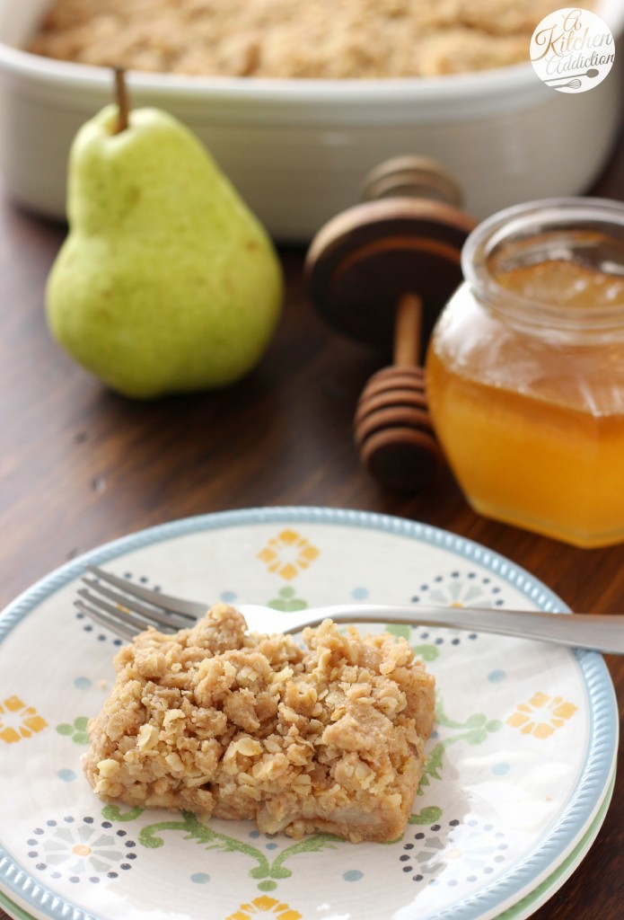 Honey Pear Crisp Bars Recipe l www.a-kitchen-addiction.com
