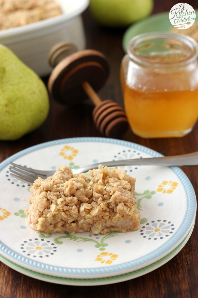 Honey Pear Crisp Bars Recipe l www.a-kitchen-addiction.com