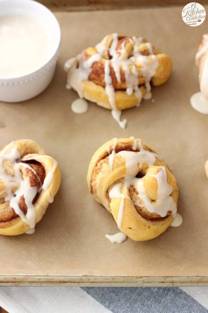 Pumpkin Spice Cinnamon Knots Recipe l www.a-kitchen-addiction.com