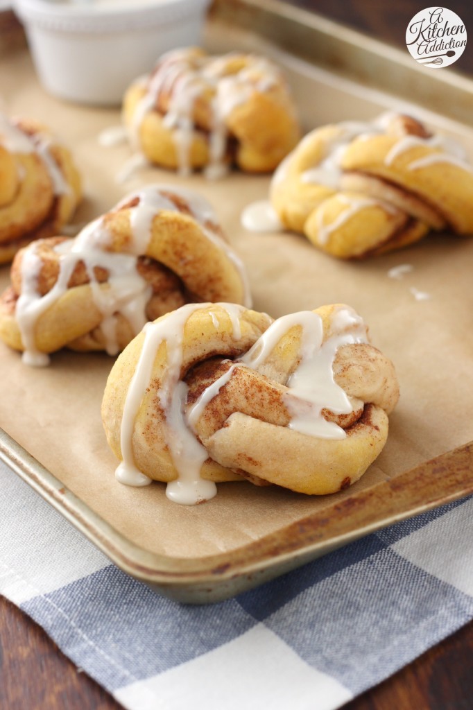 Pumpkin Spice Cinnamon Knots Recipe l www.a-kitchen-addiction.com