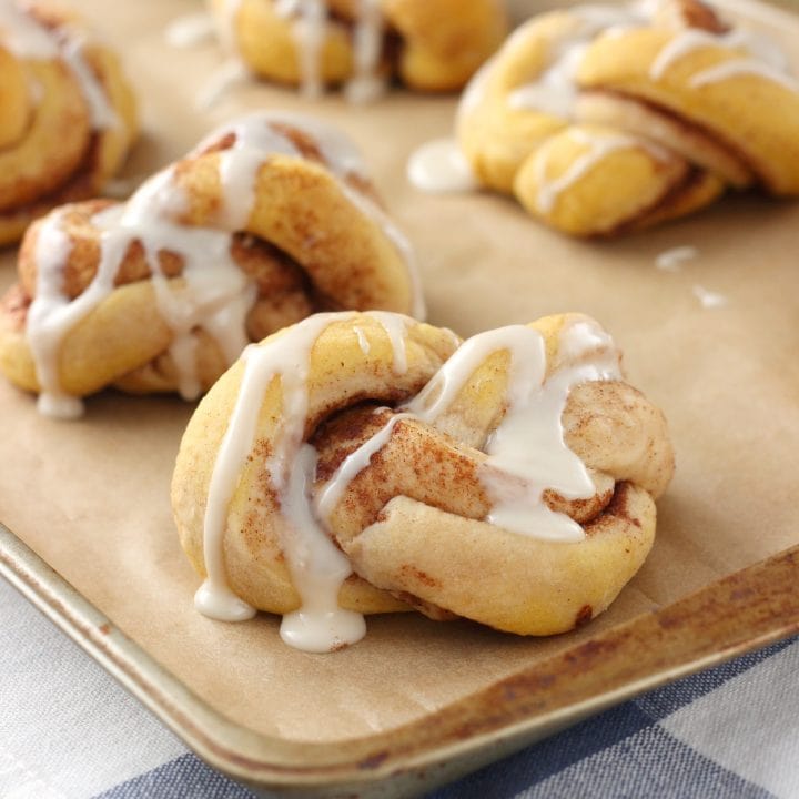 Pumpkin Spice Cinnamon Knots Recipe l www.a-kitchen-addiction.com