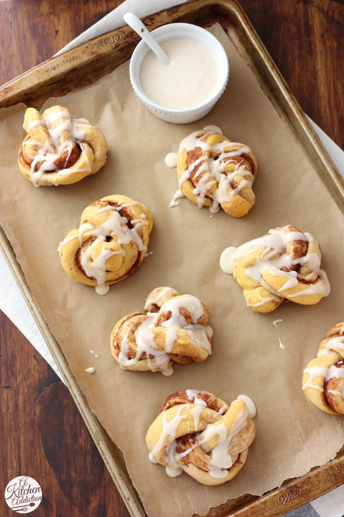 Pumpkin Spice Cinnamon Knots Recipe from A Kitchen Addiction